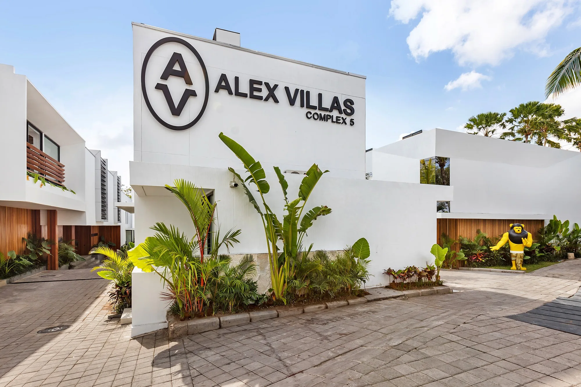 The entrance area with the Alex Villas mark