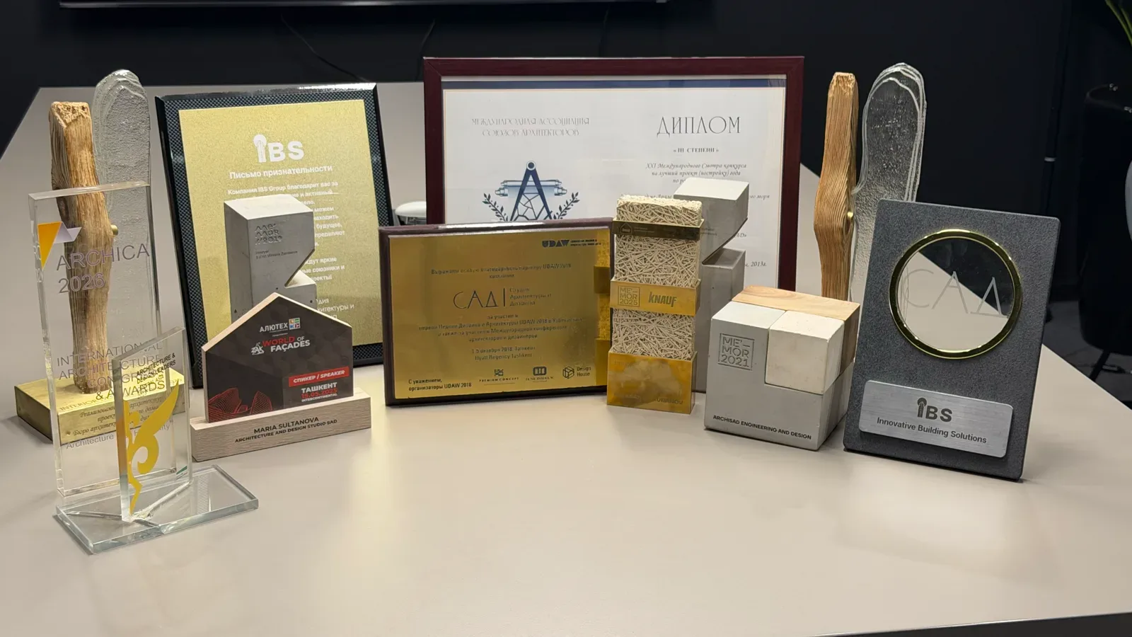 Awards of the SAD studio: statuettes, plaques and diplomas