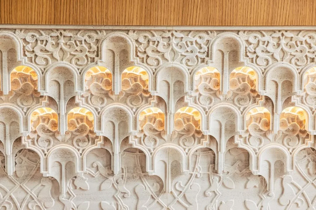 Photo of the lit gypsum ornament