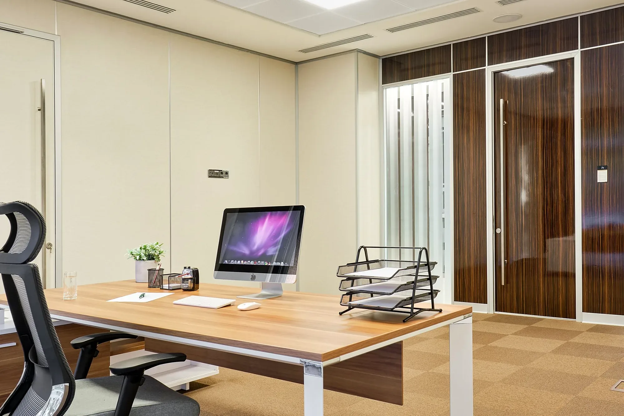 A workstation looking onto the street